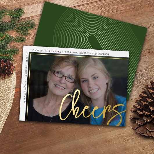 アーチグリーンの横向き写真 - 大きな筆記体で「Cheers」 箔シーズンカード
