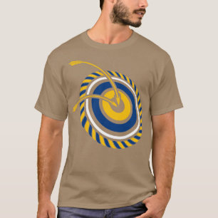 アーチスポーツ射手アーチェリー矢印と弓(10) Tシャツ