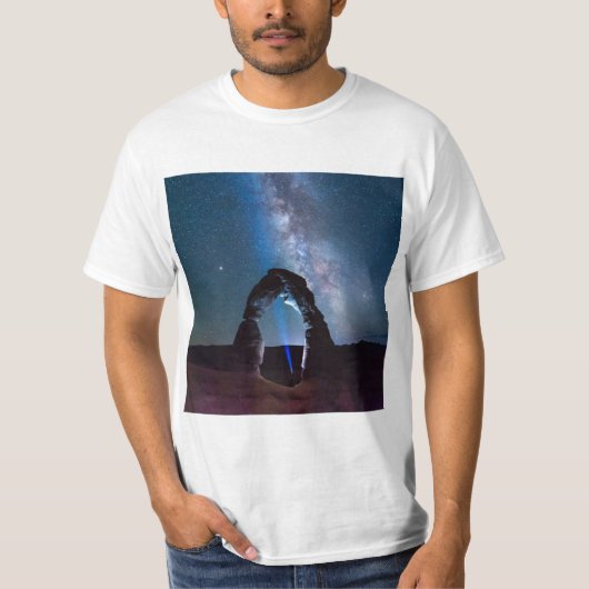 アーチス国立公園の夜MOAB Tシャツ (正面)