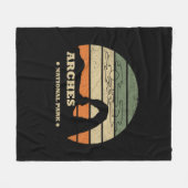 アーチズナショナルパークユタデリケートアーチヴィンテージ フリースブランケット (正面(横))