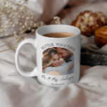 アーチフォトの結婚ギフトホームデコールの改善 コーヒーマグカップ<br><div class="desc">より良い一緒にアーチフォト結婚の発表とギフトマグ。モノクロモダン白黒デザイン。</div>