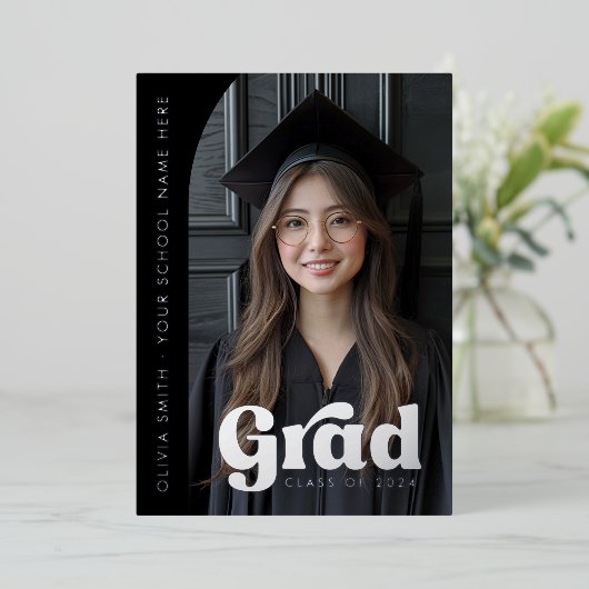 アーチフォトフォイル黒の卒業式の発表 箔招待状 (立ち正面)