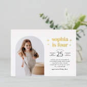 アーチフォト誕生日招待状横金ゴールド 箔招待状 (立ち正面)