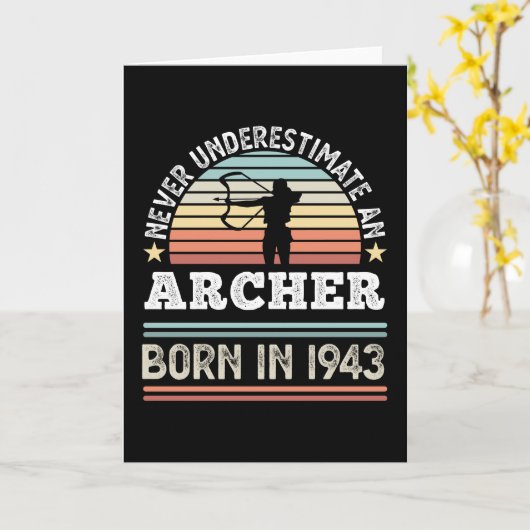 アーチャー生まれ1943 80誕生日アーチェリーのギフト カード (黄色い花)