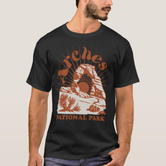 アーチーズ国立公園 デリケートアーチ Tシャツ