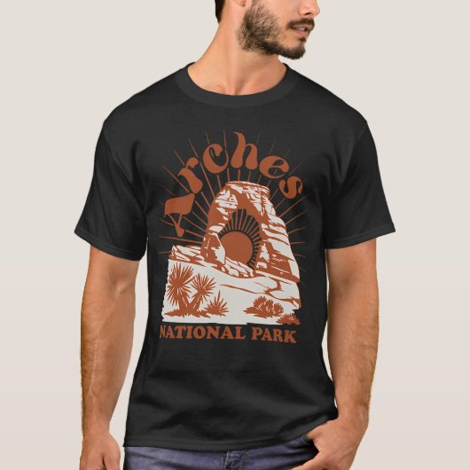 アーチーズ国立公園 デリケートアーチ Tシャツ (正面)