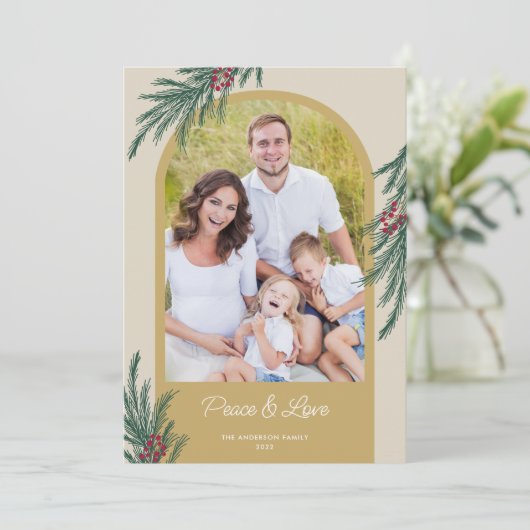 アーチ型の写真を使った、冬の緑豊かな平和と愛のクリスマスカード シーズンカード (スタンド正面)