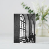 アーチ型ウィンドウ ポストカード (スタンド正面)