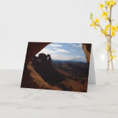 アーチ形の繊細なアーチ – 岩の窓から カード (黄色い花)