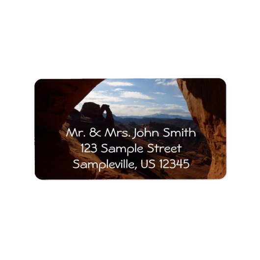 アーチ形の繊細なアーチ – 岩の窓から ラベル (正面)