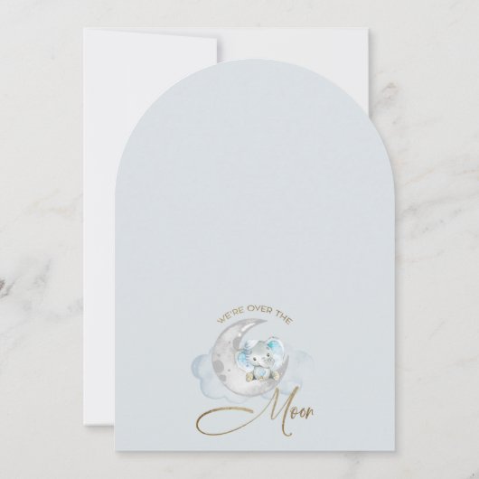 アーチ私たちは月の象の赤ちゃんシャワーの上にある 招待状 (裏面)