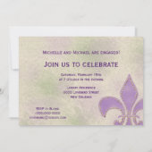 アーティスティックなパープルのフルール・ド・リス婚約 招待状 (裏面)