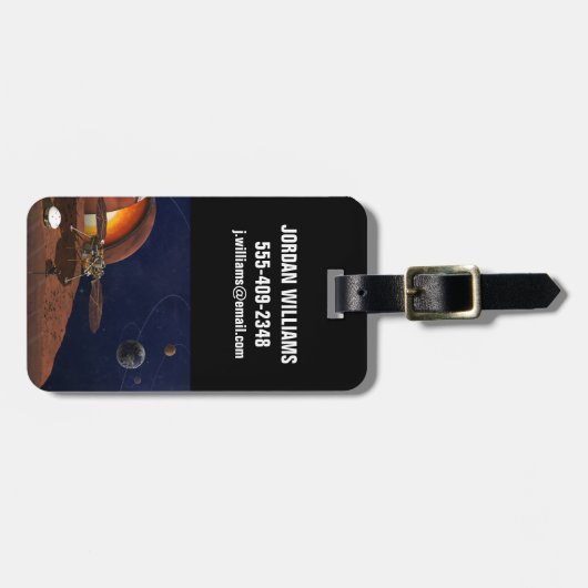 アーティストによるインサイトランダーの表現。 ラゲッジタグ (正面横)