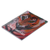 アーティスト・ポーラ・レイリーによるノート。 ノートブック (左側)