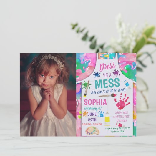 アートパーティーの絵画パーティーとフォトガール誕生日 招待状 (スタンド正面)