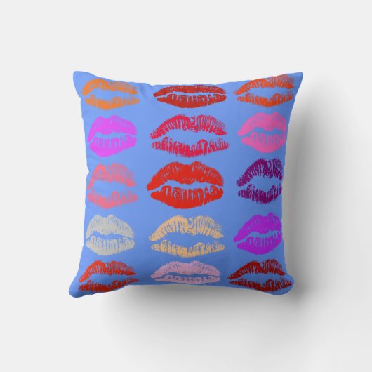 アートポップ・アートのリップ(キス)ピローブルー背景 クッション (裏面)