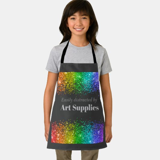 アート用品に気を取られるキッズエプロン エプロン (インサイチュ)