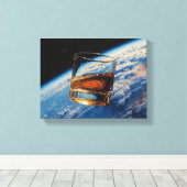 アート・オブ・ウィスキー:宇宙にて (絵画 No. 2) キャンバスプリント (インサイチュ (ウッドフロア))