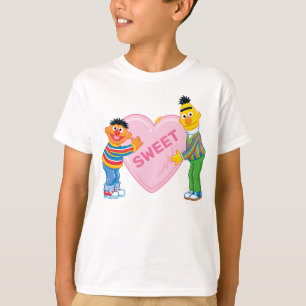 アーニー&バート・ビッグ・バレンタインのハート Tシャツ