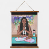 アーバンアート |瞑想かわいらしを行う女性 吊り下げ型タペストリー (正面)