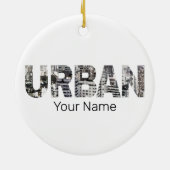 アーバンキャピタルレタリングアーバンピープルヴィンテージデザイン セラミックオーナメント (裏面)