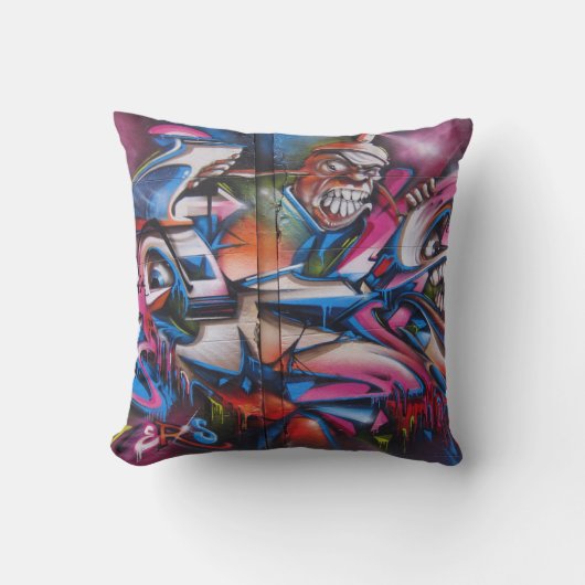アーバンギャングのラッパーのグラフィティアート クッション (正面)