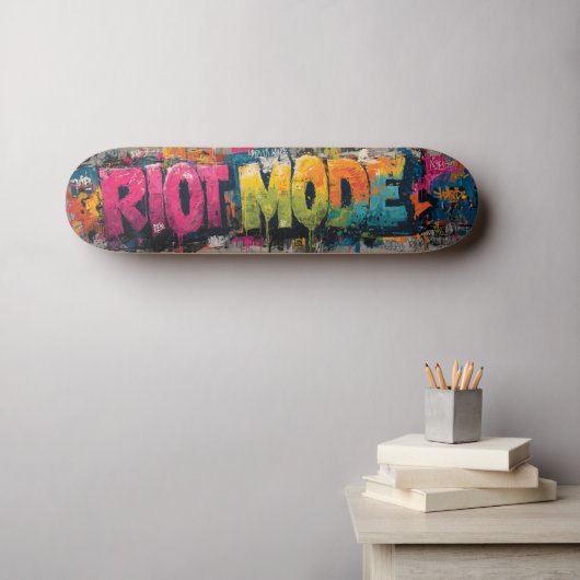 アーバングラフィティ鮮やかスタイル「RIOT MODE」 スケートボード (ウォールアート (横))