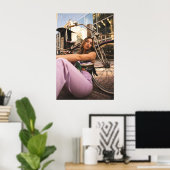 アーバンスタイリッシュサイクリング。ヴィンテージバイクアートの女性 ポスター (ホームオフィス)