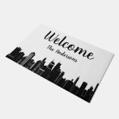 アーバンモダンシティスケープ歓迎ハンドレタリング ドアマット (アングル)