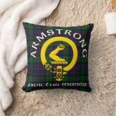 アームストロングコートオブアームズインビクトゥスマネオ クッション (ブランケット)