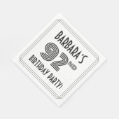 アールデコインスパイア92歳の誕生日パーティー、名前をカスタムする スタンダードランチョンナプキン (角)