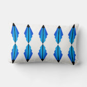 アールデコパターンの青と黒 ランバークッション (裏面)