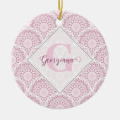 アールデコパーソナライズされたピンク紙吹雪レースマンダラ セラミックオーナメント (正面)