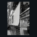 アールデコレストラン外装ポスター ポスター<br><div class="desc">20世紀素晴らし半ばの建築デザインの例。ステンレス鋼、ガラス、タイルの美しい組み合わせ、この外観はユニーク型枠と機能の美しい組み合わせである。ポスターは様々なサイズで入手可能で、フレーム付きまたはフレームなしで注文できる。それはあなたカスタマイズのユニークなものにすることができる。あなた素晴らし自身を含む白黒の写真や建築を愛するすべての人のためのギフト。</div>