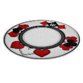 アールデコレッドとブラックのカードスーツモノグラムの カッティングボード (角)