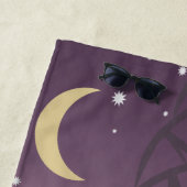 アールデコ1930年代の女性とクライスラー建物 ビーチタオル (インサイチュ)