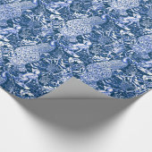 アールヌーボーの孔雀のプリント、青および白 ラッピングペーパー (角)