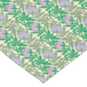 アールヌーボーピンクの睡蓮ダマスク テーブルクロス (アングル)