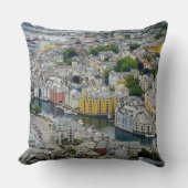 アールヌーボー都市Alesundのノルウェーの装飾用クッション クッション (正面)