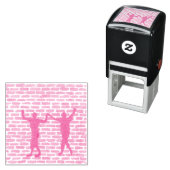 イェシャヤ・ダンクによるブラックマジック・ホリーホックの木製ウォールアート セルフインキングスタンプ (インサイチュ)