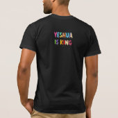 イェシュア・イズ・キング - キリスト教 レインボー筆記体レタリング Tシャツ (裏面)