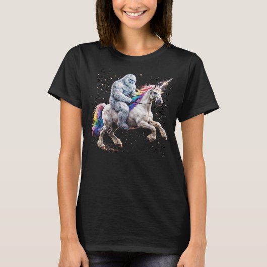 イェティに乗るユニコーンのサスカッチ Tシャツ (正面)