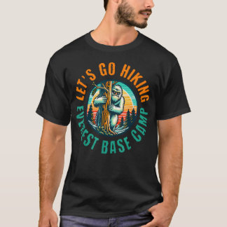 イェティを隠してハイキングへ エベレストベースキャンプ Tシャツ