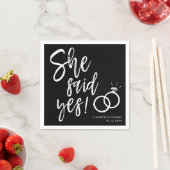 イエスと言った！ | 結婚式前パーティー台本 黒 スタンダードカクテルナプキン (インサイチュ)
