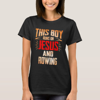イエスに走ついてクリスマスの贈り物を漕ぐ少年 Tシャツ
