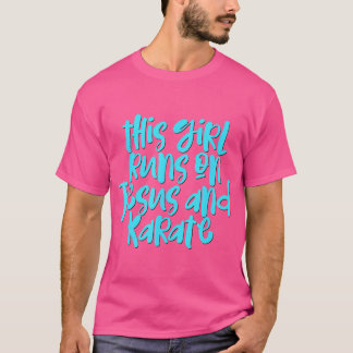 イエスの走この女の子と空手シャツの武術A Tシャツ