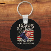 イエスは私の救い主であり、トランプは私の大統領アメリカ人である キーホルダー (正面)