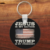 イエスは私の救い主で、トランプは私の大統領TシャツJ キーホルダー (正面)