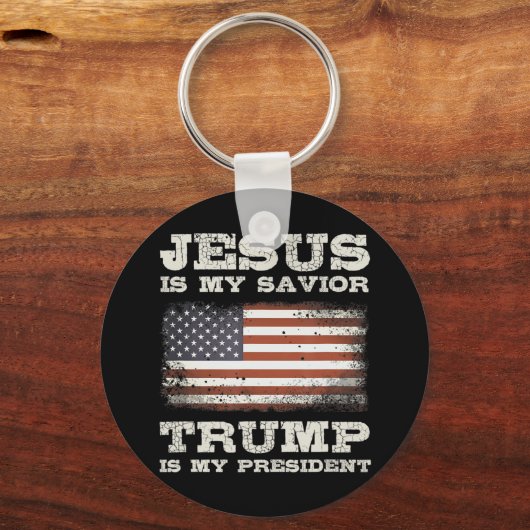 イエスは私の救い主で、トランプは私の大統領TシャツJ キーホルダー (正面)