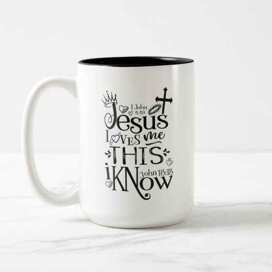 イエスは私を愛するキリスト教の信仰引用文ブラック ツートーンマグカップ (左)